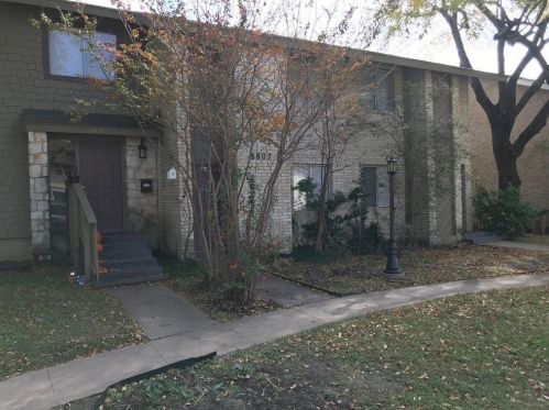 8807 Dawnridge Cir, Austin TX 78757-6847 exterior