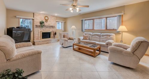 7341 Ainslie St, Chicago IL 60706-3516 exterior