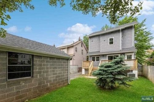 291 James St, Teaneck, NJ 07666-3219