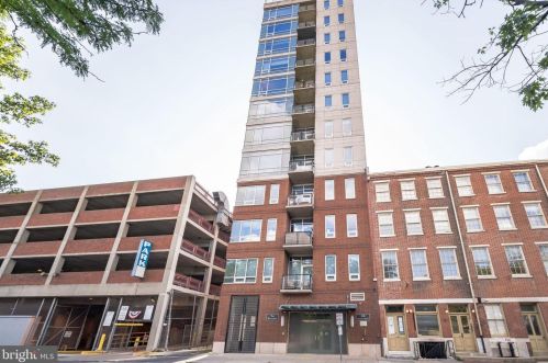 110 Front St, Philadelphia PA  19106-3000 exterior