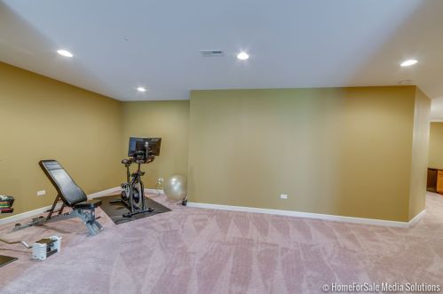 615 Prairie Ave, Naperville IL  60540-6717 exterior