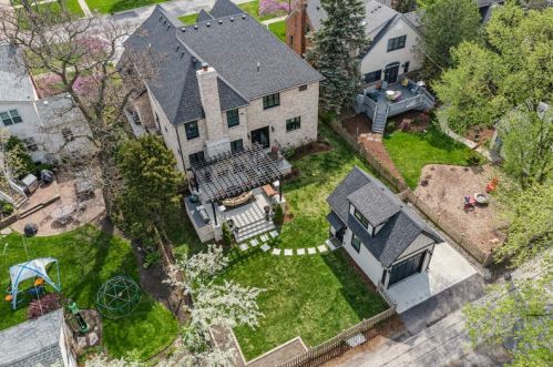 200 Elm Ave, Elmhurst, IL 60126-2609