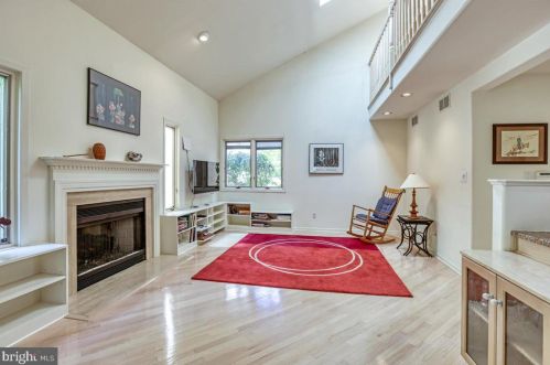 283 Sayre Dr, Princeton NJ 08540-5872 exterior