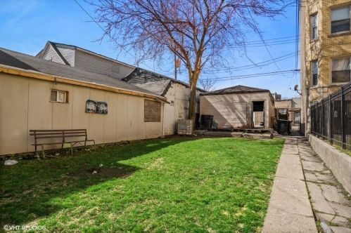 1242 Lawndale Ave, Chicago IL 60655-3315 exterior
