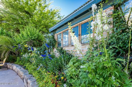 5925 Mina Vis, Tucson AZ 85718-4128 exterior