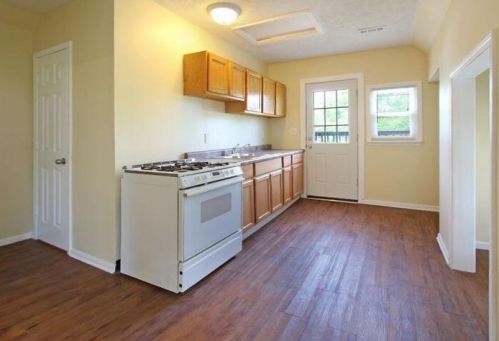 649 Eastern Ave, Grand Rapids MI 49503-5516 exterior