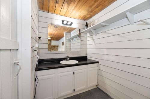 3763 2 St, Kalamazoo MI 49009-9319 exterior