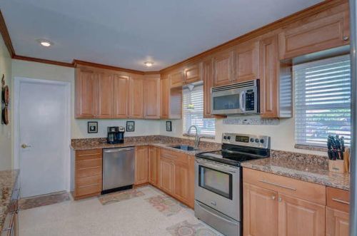 304 Bay St, Fort Pierce FL 34952-1317 exterior