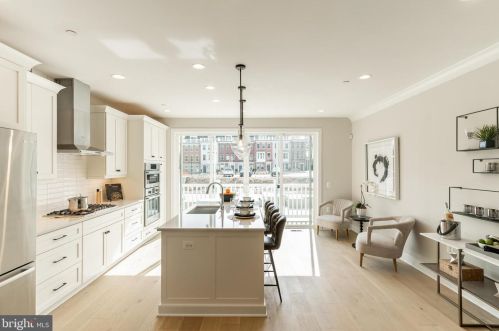 10326 Grosvenor Pl, Rockville, MD 20852