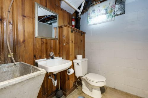 2019 Bloomfield Ave, Kalamazoo MI 49001-5212 exterior