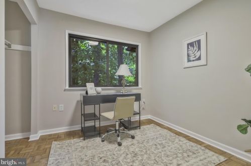 2361 Emerald Hts Ct, Herndon VA 20191-1752 exterior