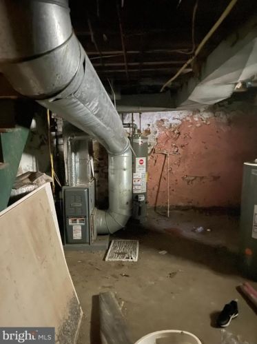 1110 White St, Chester PA 19013-6429 exterior