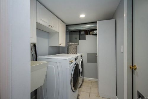 6 Hazelton Cir, Briarcliff NY 10510-1306 exterior