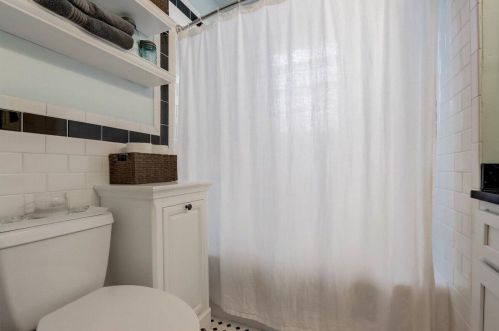 613 Keefe Ave, Milwaukee WI 53212-1801 exterior