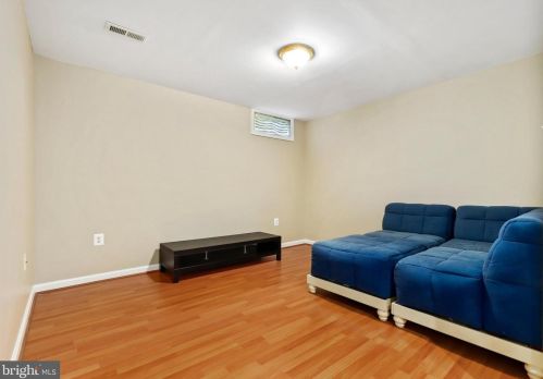 17032 Flatwood Dr, Rockville MD 20855-2539 exterior