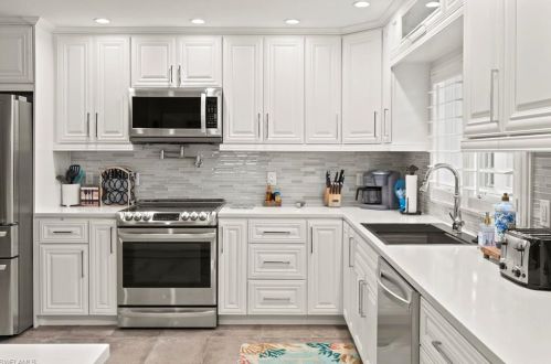 523 107 Ave, Naples FL 34108-1854 exterior