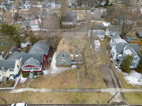 2131 Harrison Ave, Meskegon MI 49441-1490 exterior