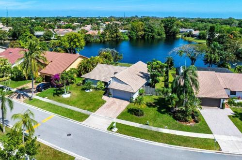 21176 Escondido Way, Boca Raton FL  33433-2505 exterior