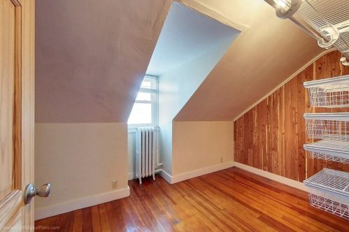 15 Dean Ave, Middletown RI 02840-3406 exterior