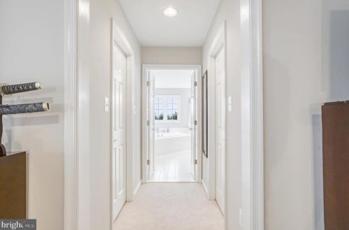 42104 Glynn Tarra Pl, Leesburg VA  20176-5478 exterior