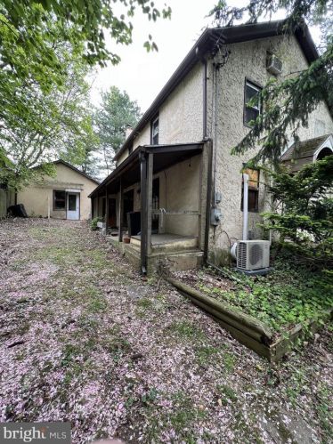 1150 Concord Rd, Chester, PA 19014-1448