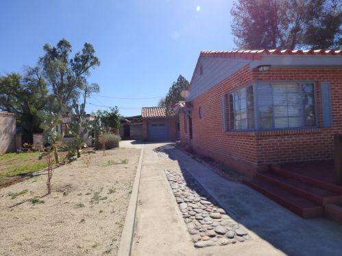 2242 8th St, Tucson AZ  85719-5619 exterior