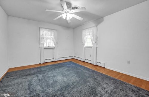 214 Charles St, Hanover PA 17331-2204 exterior