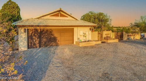 6840 1st Ave, Tucson, AZ 85718-1002