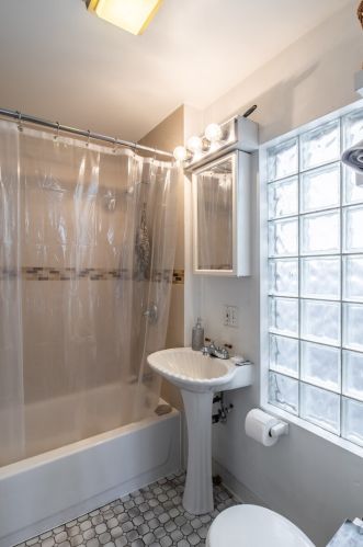 2315 Ohio St, Chicago IL 60612-1220 exterior