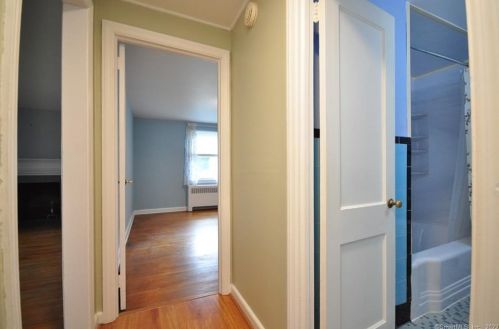 913 Plymouth St, Windsor CT 06095-3713 exterior