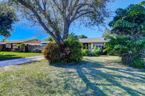 711 7 St, Boynton Beach FL 33426-3616 exterior