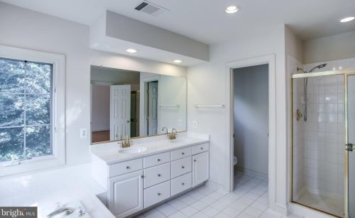 1588 Highland Glen Pl, Mc Lean VA  22101-4159 exterior