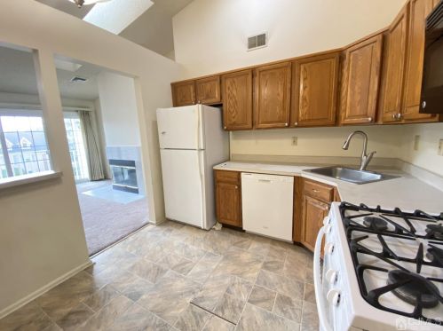 31 Dartmouth Way, New Brunswick NJ  08902-4286 exterior