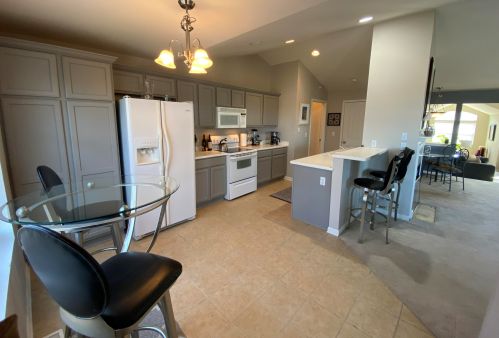 11443 Oklahoma Ave, Milwaukee WI 53227-3940 exterior