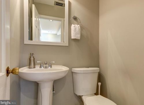 10422 Gatewood Ter, Silver Spring MD 20903-1508 exterior