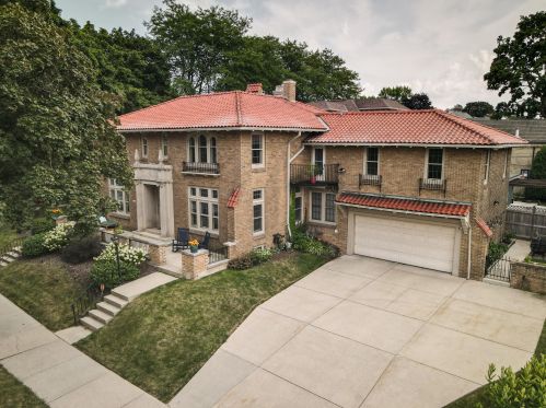 2723 Edgewood Ave, Milwaukee WI  53211-2913 exterior