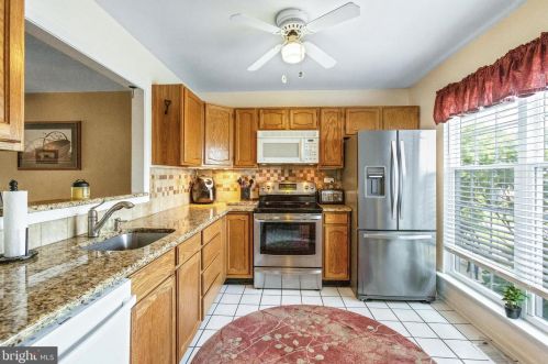 210 Moria Pl, Chester PA 19014-1264 exterior