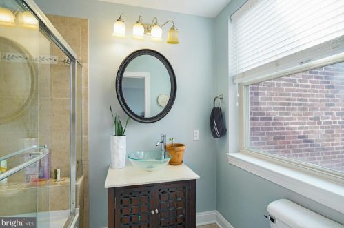 977 Lawrence St, Philadelphia PA 19120-4127 exterior