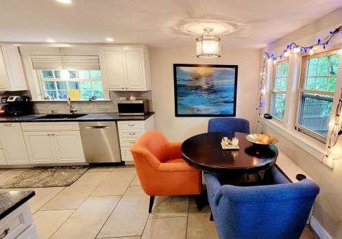 28 Westbourne Rd, Concord NH 03301-2916 exterior