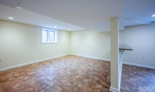 55 Oliver Ave, Edison NJ 08820-3122 exterior