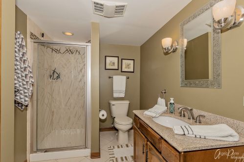 2041 Alta Vis Dr, Waukegan IL 60087-4058 exterior