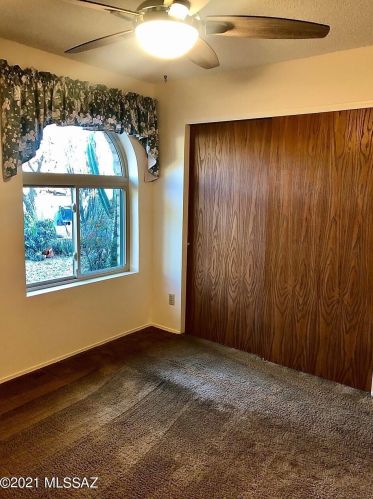 4824 Red Wolf Dr, Tucson AZ 85742-8968 exterior