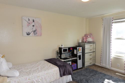 983 Cedar Ter Dr, Sandy UT 84094-0234 exterior