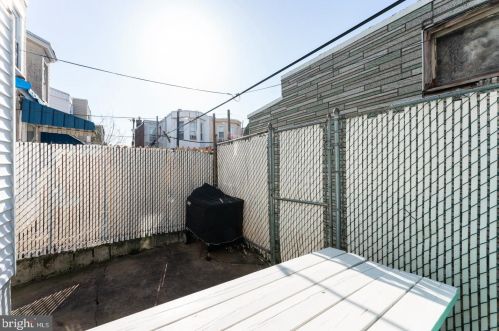 2570 Cedar St, Philadelphia PA 19125-2335 exterior