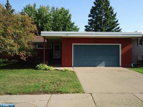 513 Inner Dr, Hibbing MN 55746-2679 exterior