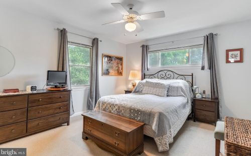 9208 Frst Hvn Dr, Alexandria VA 22309-3216 exterior