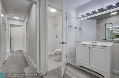 3 Mayfair Ln, Boynton Beach FL 33426-7717 exterior