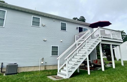 31 4th St, Providence, RI 02911-1409