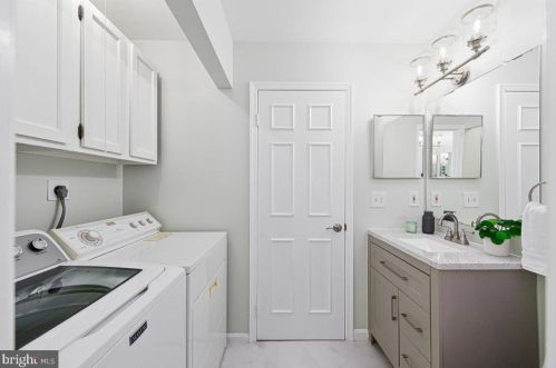 7451 Duddington Dr, Alexandria VA 22315-3849 exterior