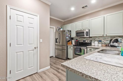 5641 10 Dr, Phoenix AZ 85041-8354 exterior